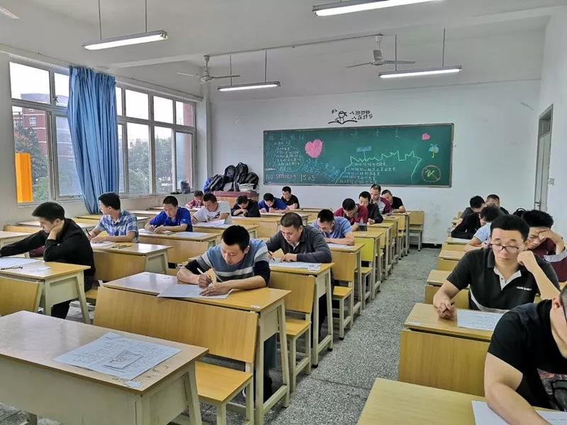 成都精沛職業(yè)技能培訓中心2019年9月技師職業(yè)技能鑒定工作圓滿結束！